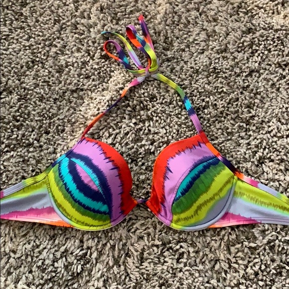 Victoria’s Secret underwire bikini top - Picture 1 of 2